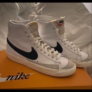 Nike blazer mid 77